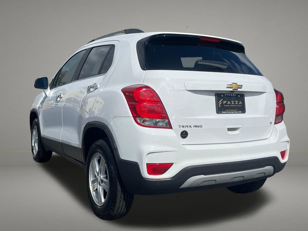 Used 2017 Chevrolet Trax LT w/ LT Convenience Package AWD/4WD image 3