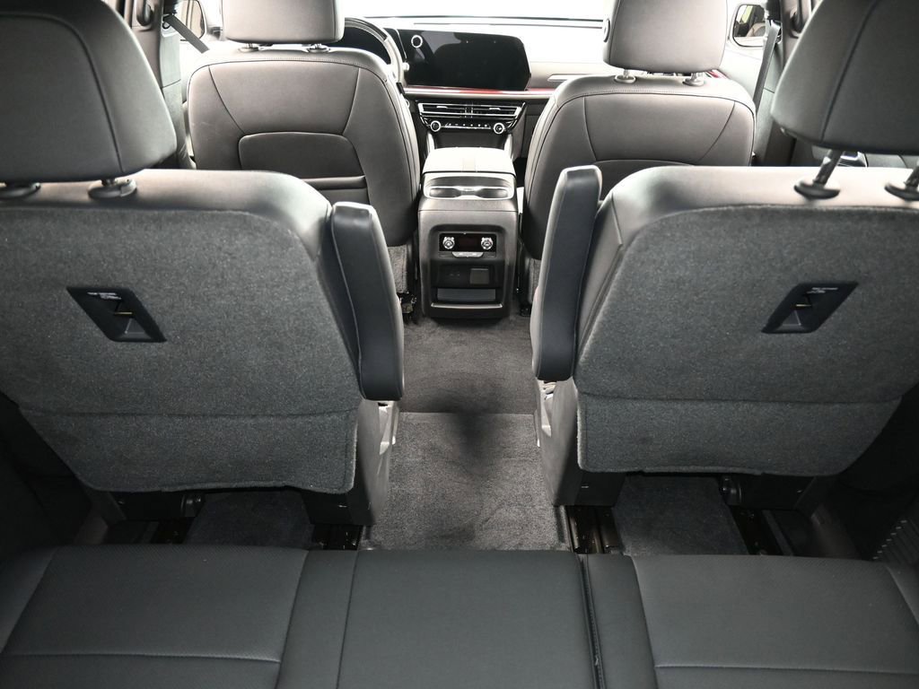 Used 2024 Chevrolet Traverse Z71 w/ Enhanced Driving Package image 48