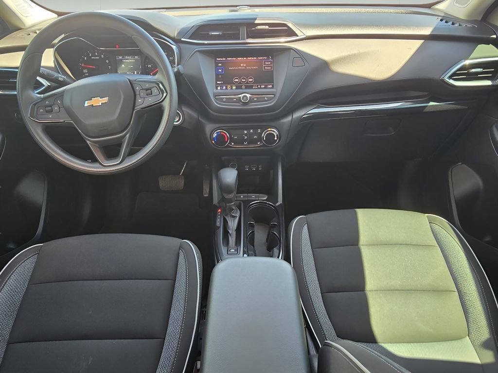 Used 2021 Chevrolet TrailBlazer LT FWD image 12