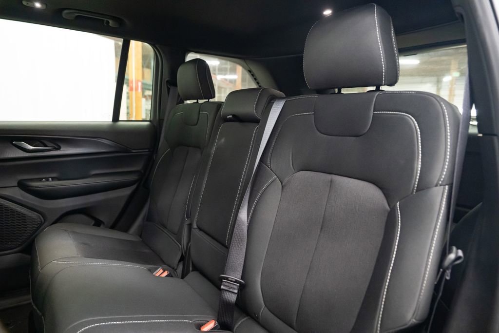 New 2025 Jeep Grand Cherokee Laredo X w/ Luxury Tech Group I image 25