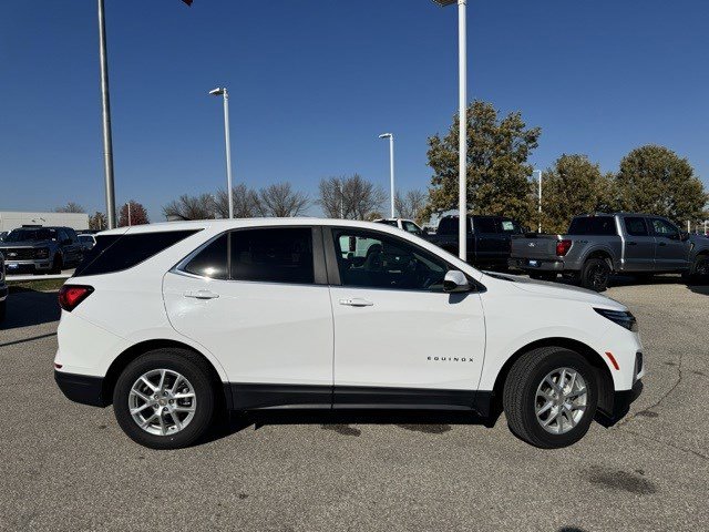 Used 2023 Chevrolet Equinox LT w/ Driver Convenience Package image 9