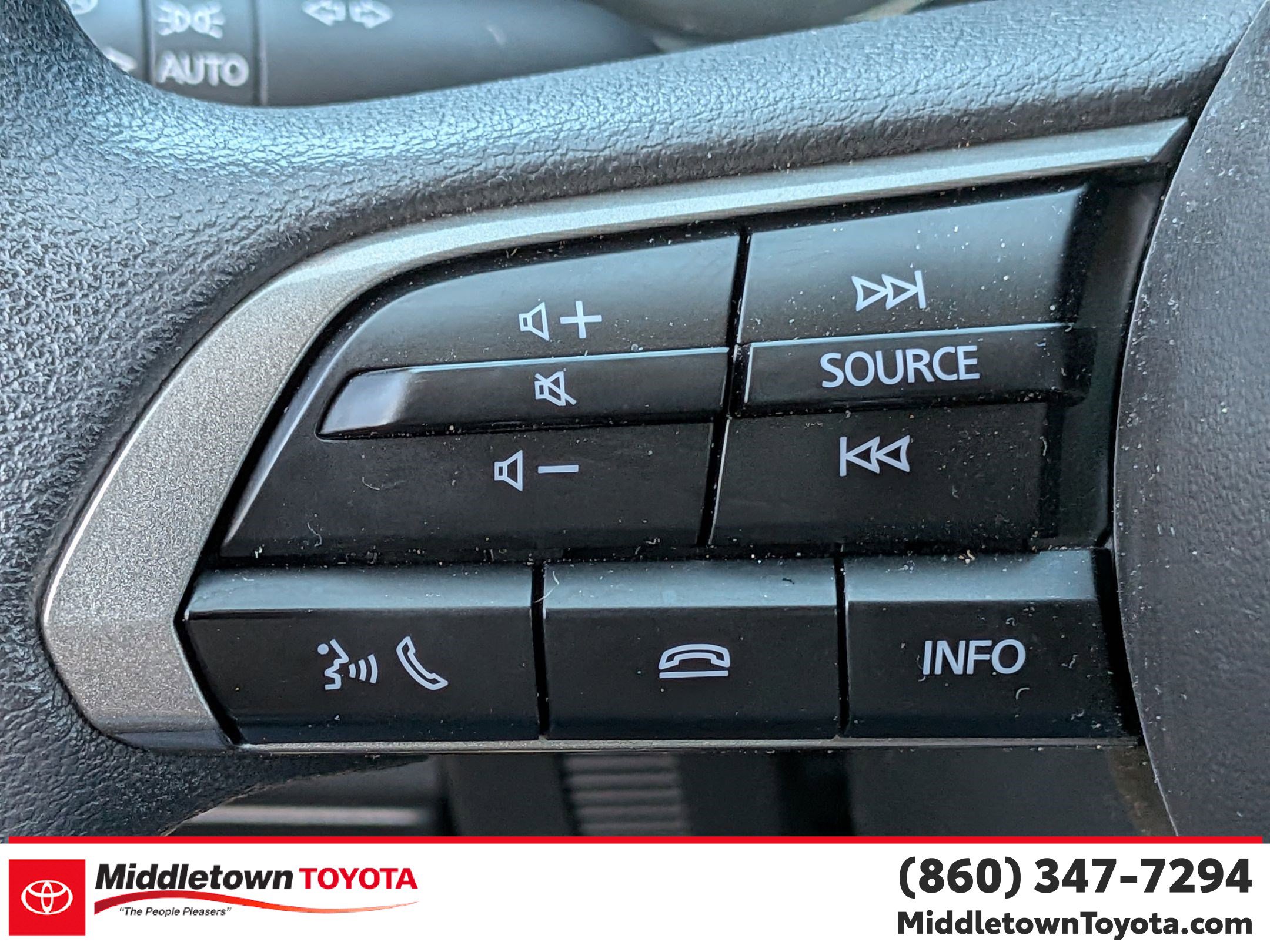 Used 2024 MAZDA MAZDA3 s FWD image 17