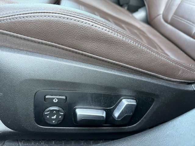 Used 2022 BMW 330i Sedan w/ Premium Package 2 RWD image 12
