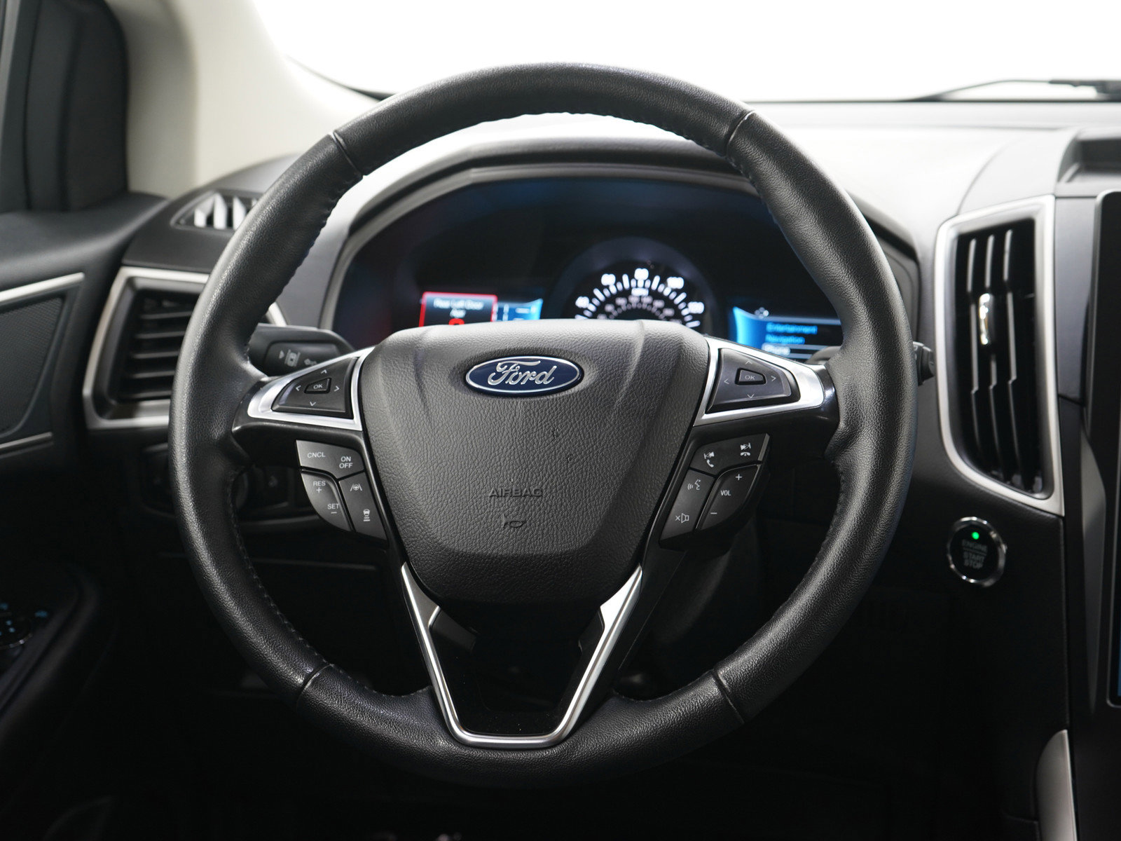 Used 2024 Ford Edge SEL image 16