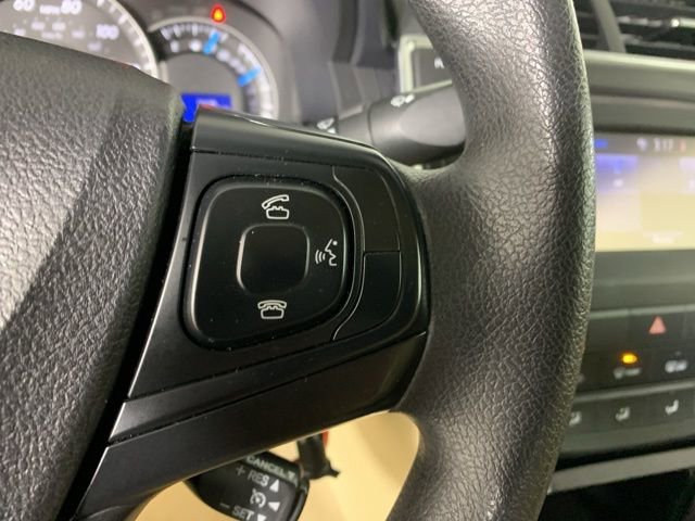 Used 2015 Toyota Camry LE image 21