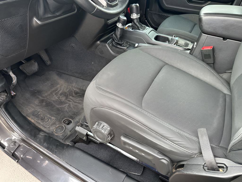 Used 2019 Jeep Wrangler Sport S image 20