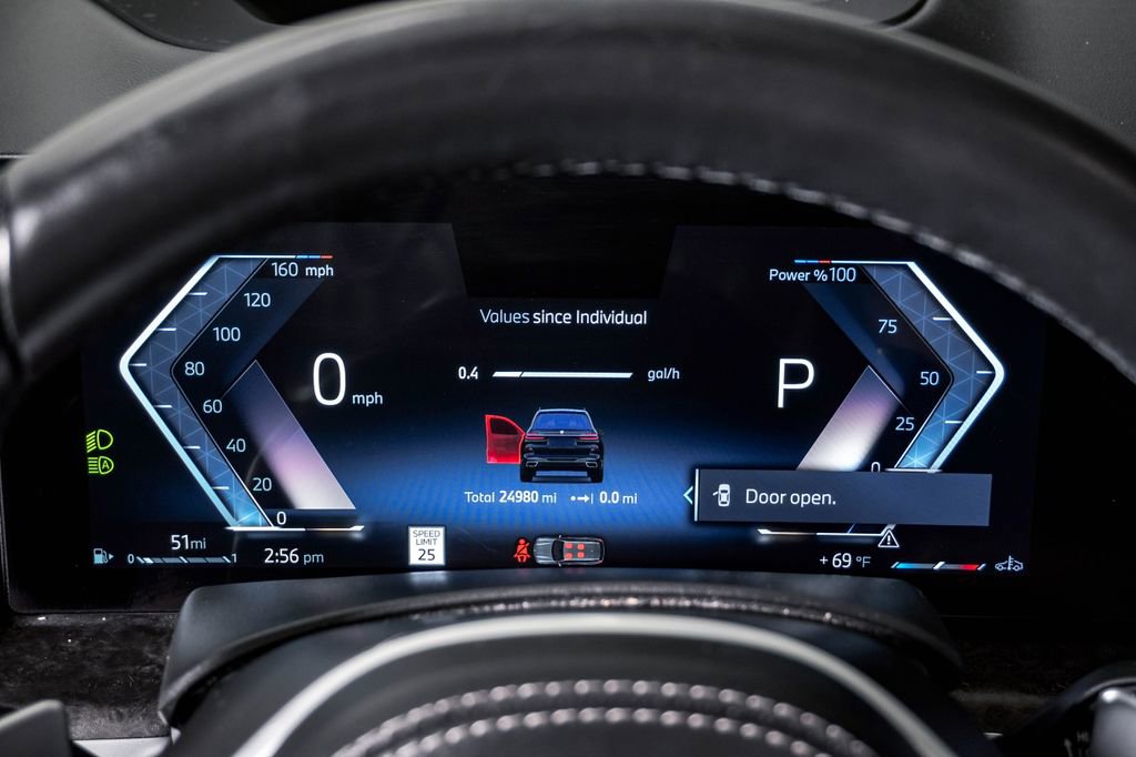 Used 2024 BMW X7 xDrive40i w/ M Sport Package image 21