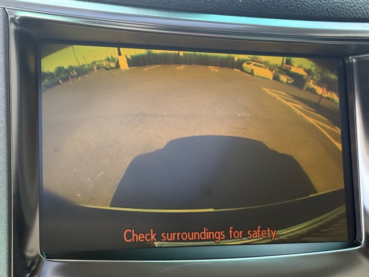 Used 2011 Lexus LX 570 4WD w/ Luxury Pkg w/Pre-crash image 12