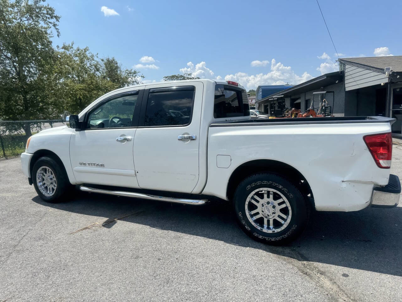 Used 2013 Nissan Titan SV image 23