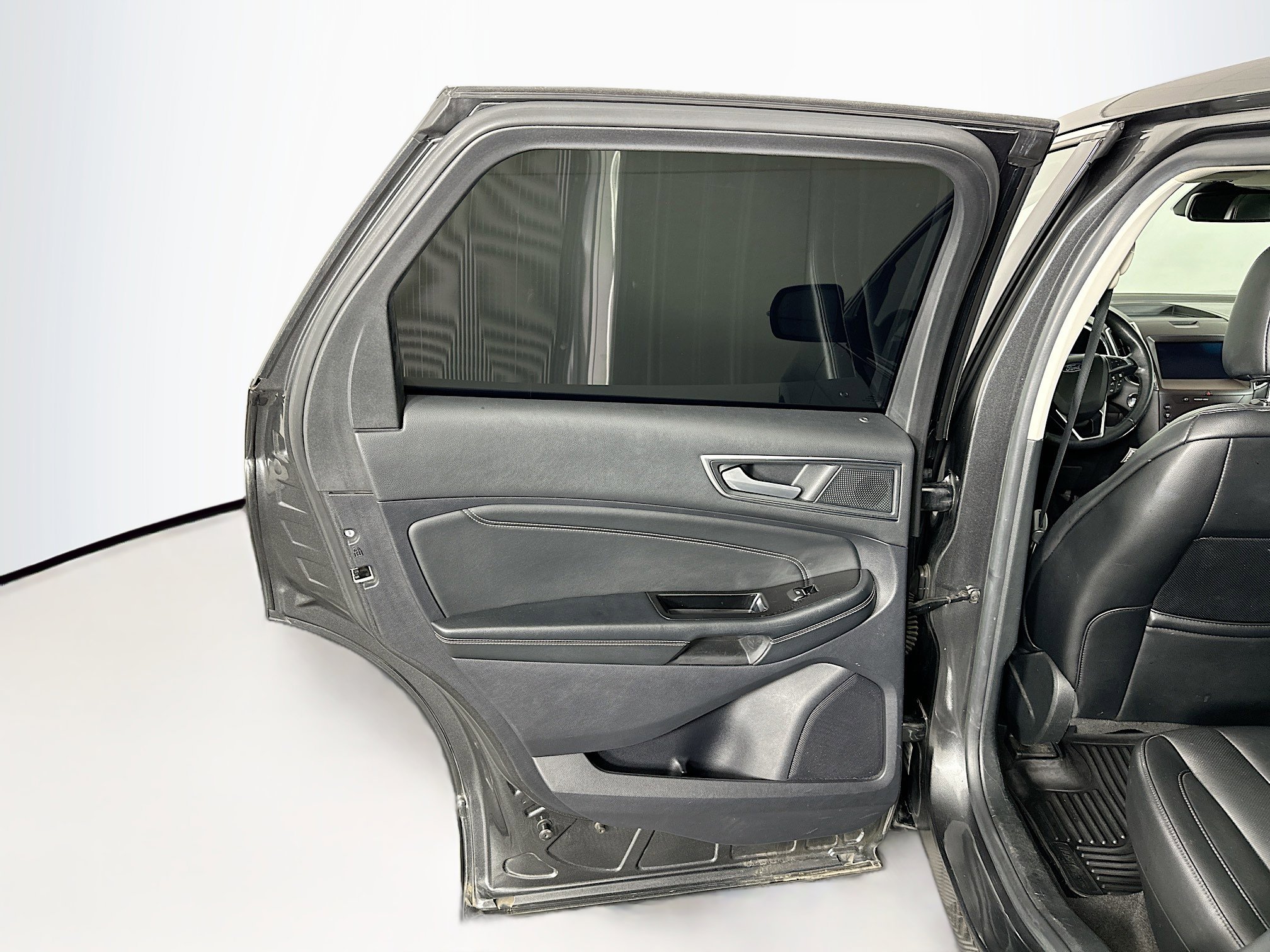 Used 2020 Ford Edge Titanium w/ Equipment Group 301A image 26