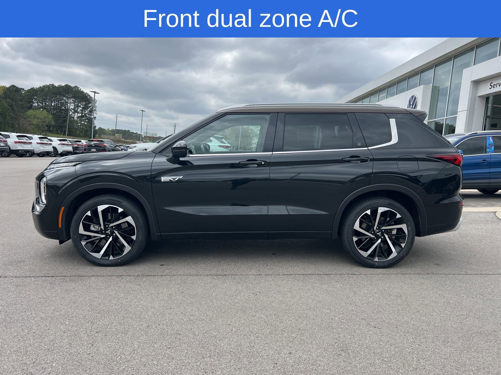 Used 2023 Mitsubishi Outlander SEL 40th Anniversary AWD/4WD image 5