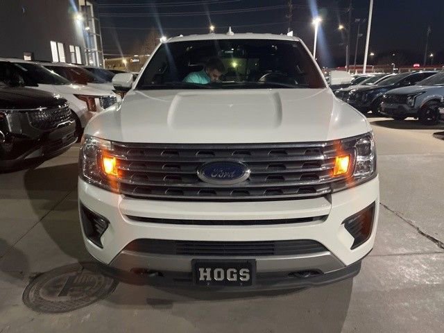 Used 2020 Ford Expedition XLT w/ Equipment Group 202A AWD/4WD image 3