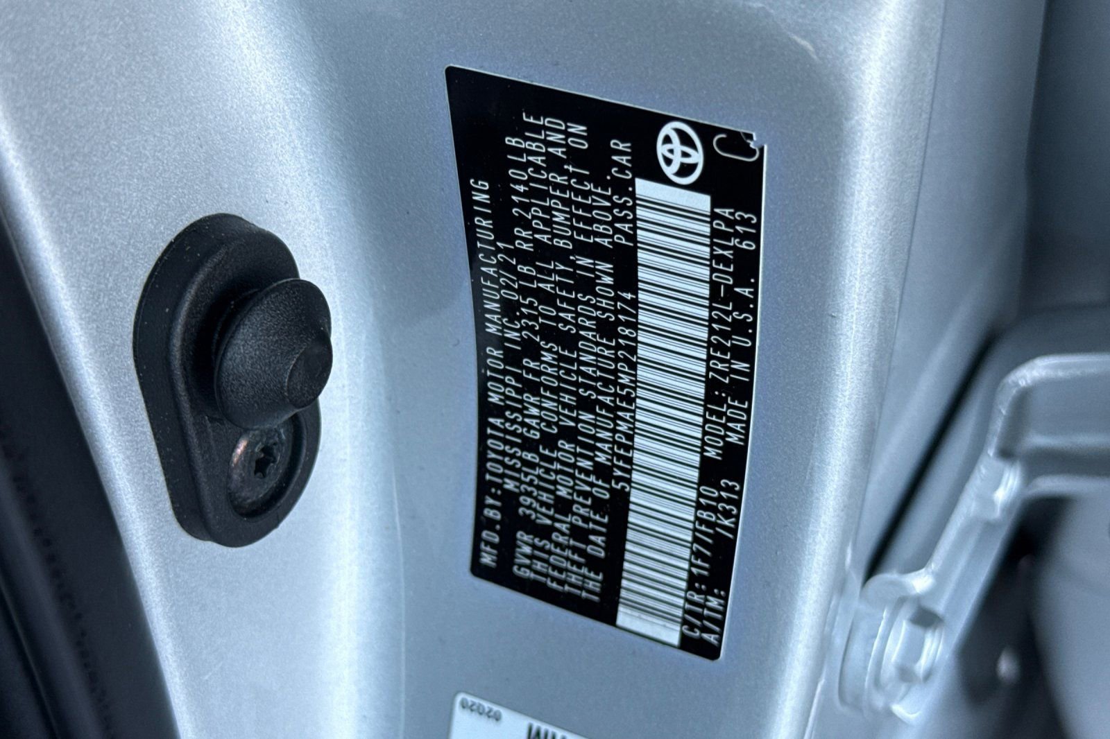 Used 2021 Toyota Corolla LE w/ Carpet Mat Package (TMS) image 33