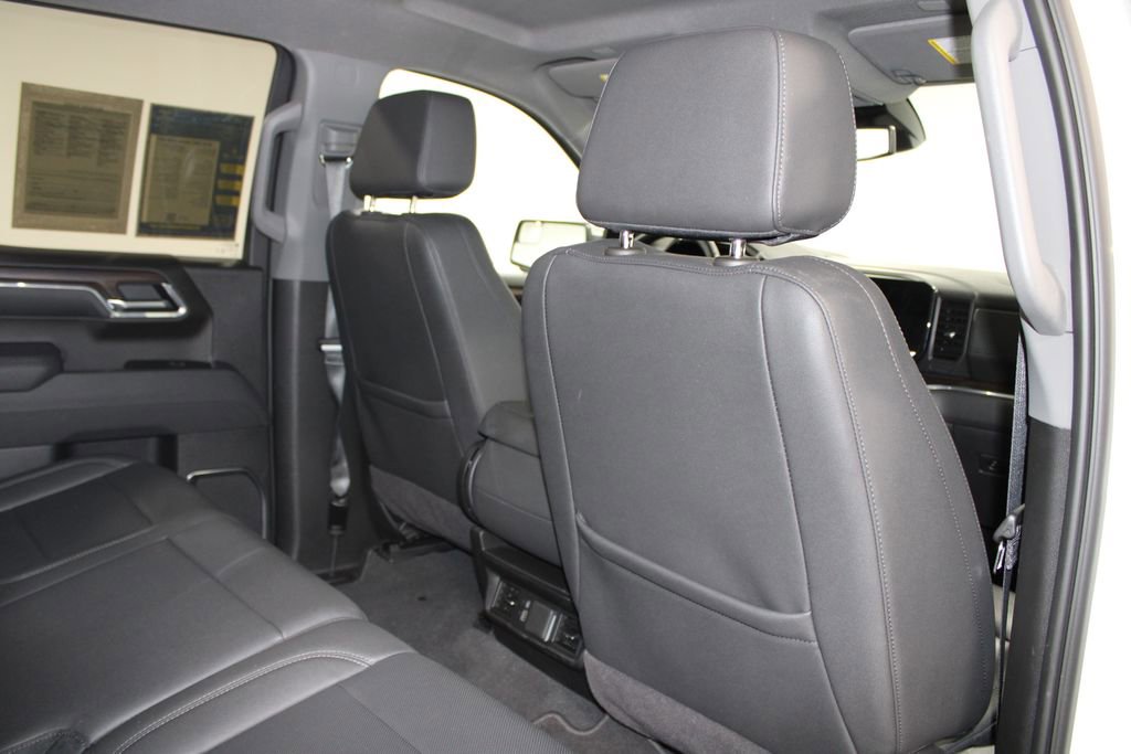 Used 2025 GMC Sierra 1500 SLT image 32