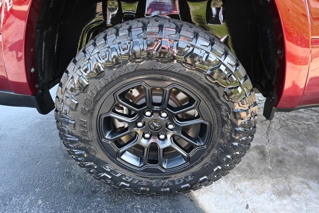 Used 2025 RAM 1500 Laramie w/ Sport Appearance Package AWD/4WD image 12