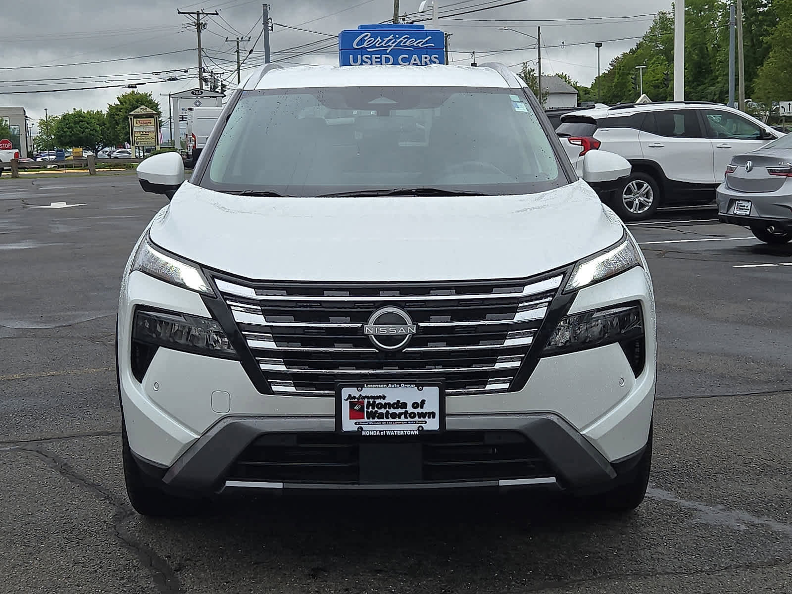 Used 2024 Nissan Rogue SL image 2