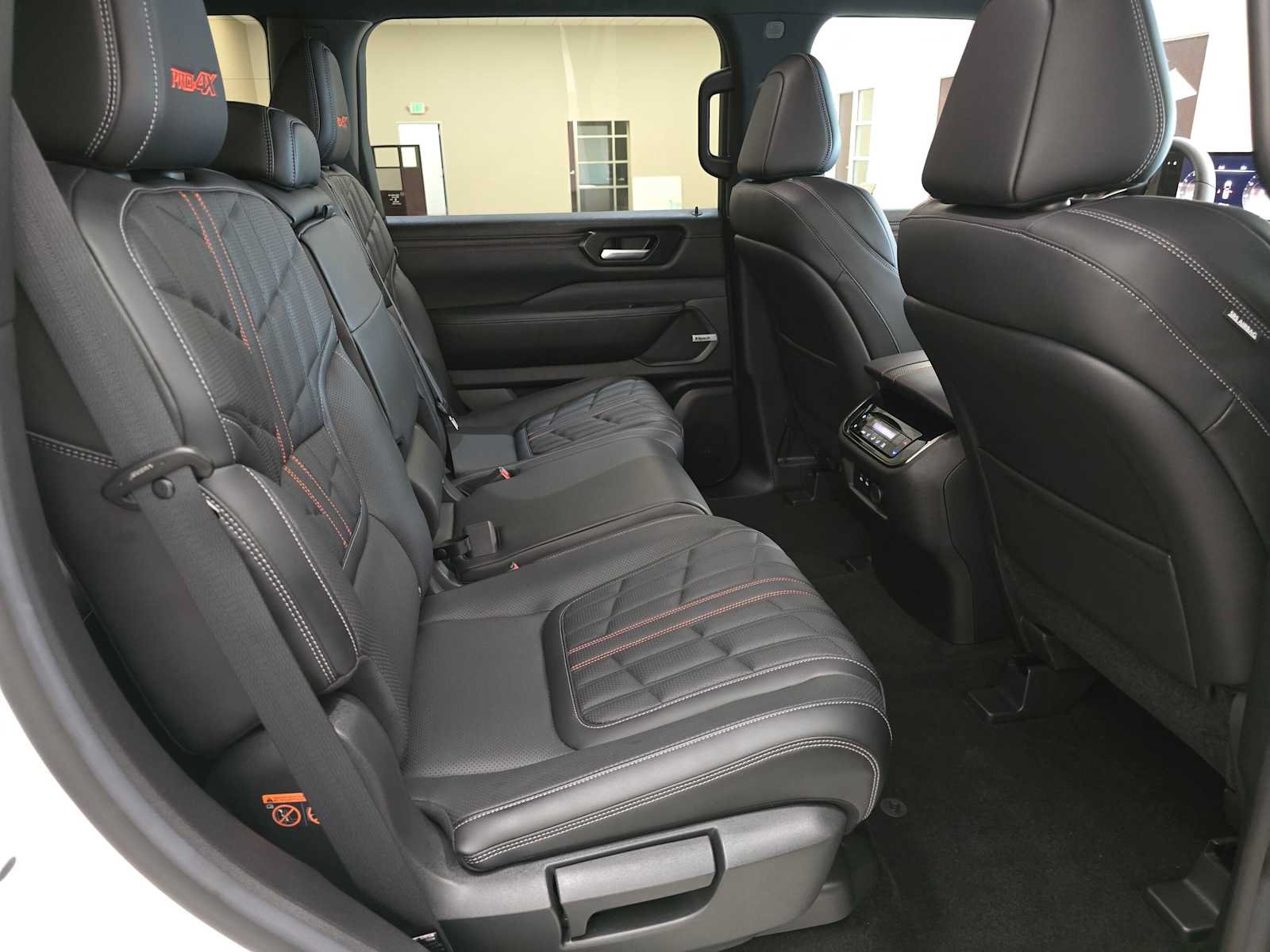 Used 2025 Nissan Armada PRO-4X AWD/4WD image 26
