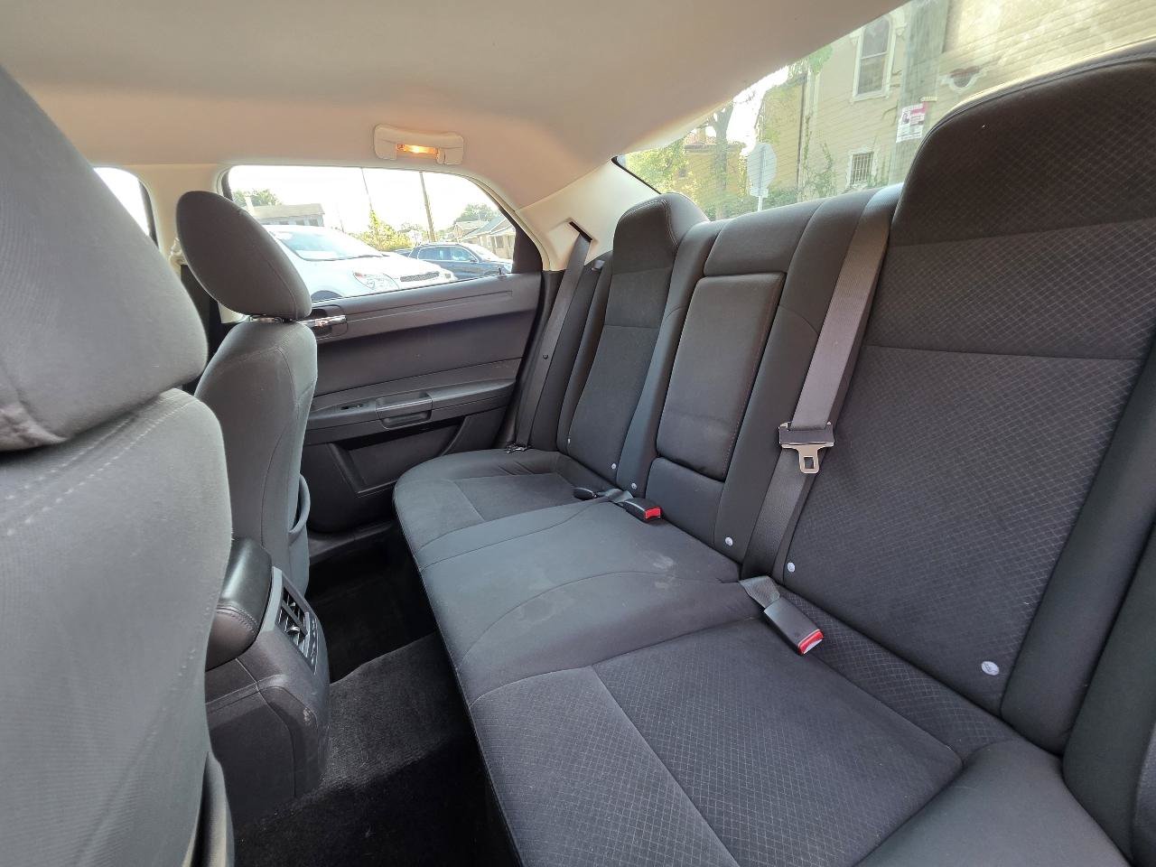 Used 2008 Chrysler 300 LX RWD image 27