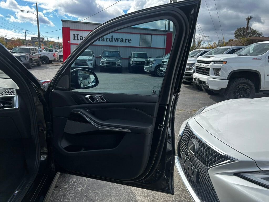 Used 2023 BMW X7 xDrive40i w/ M Sport Package image 23