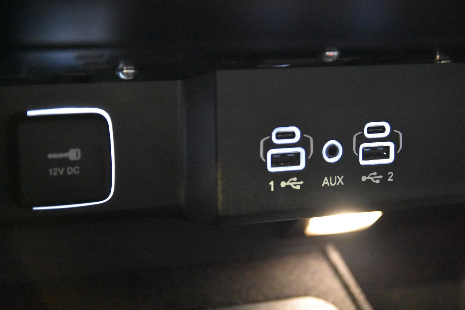 Used 2024 Jeep Wagoneer L Series II RWD image 32