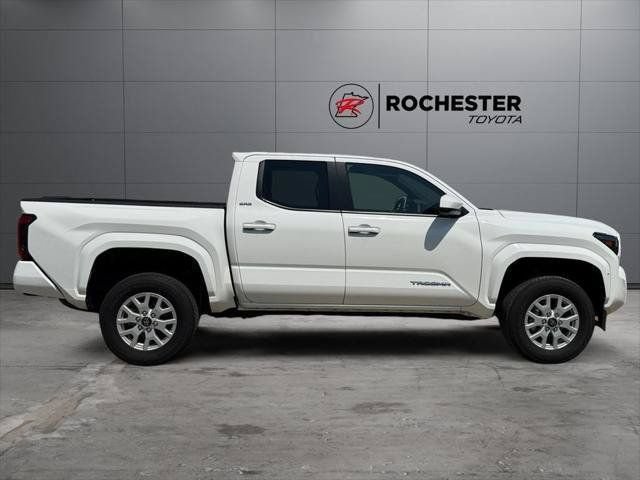 Certified 2025 Toyota Tacoma SR5 AWD/4WD image 78