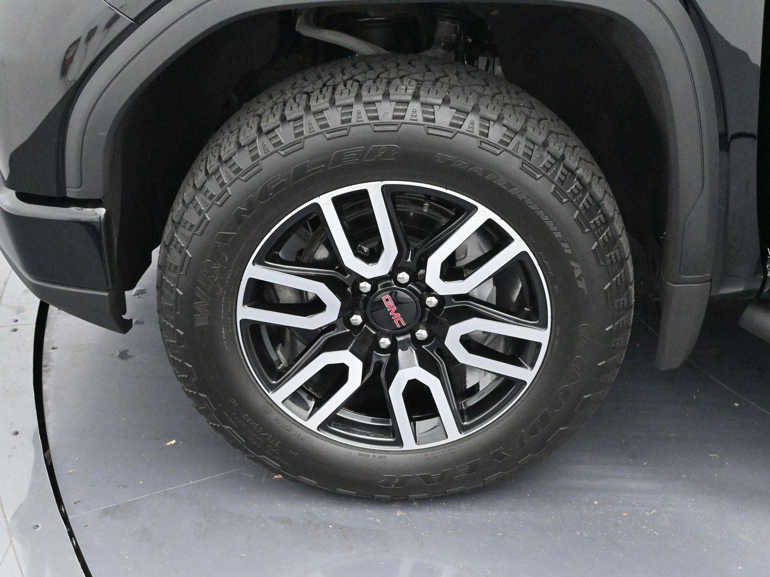 Used 2024 GMC Sierra 1500 AT4 w/ Technology Package image 34