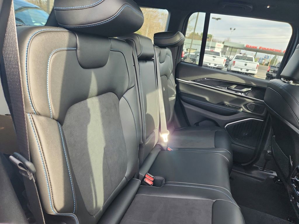 New 2024 Jeep Grand Cherokee Trailhawk AWD/4WD image 27