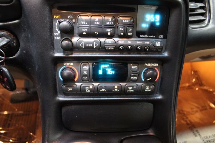 Used 2001 Chevrolet Corvette Coupe w/ Preferred Equipment Group1 RWD image 23
