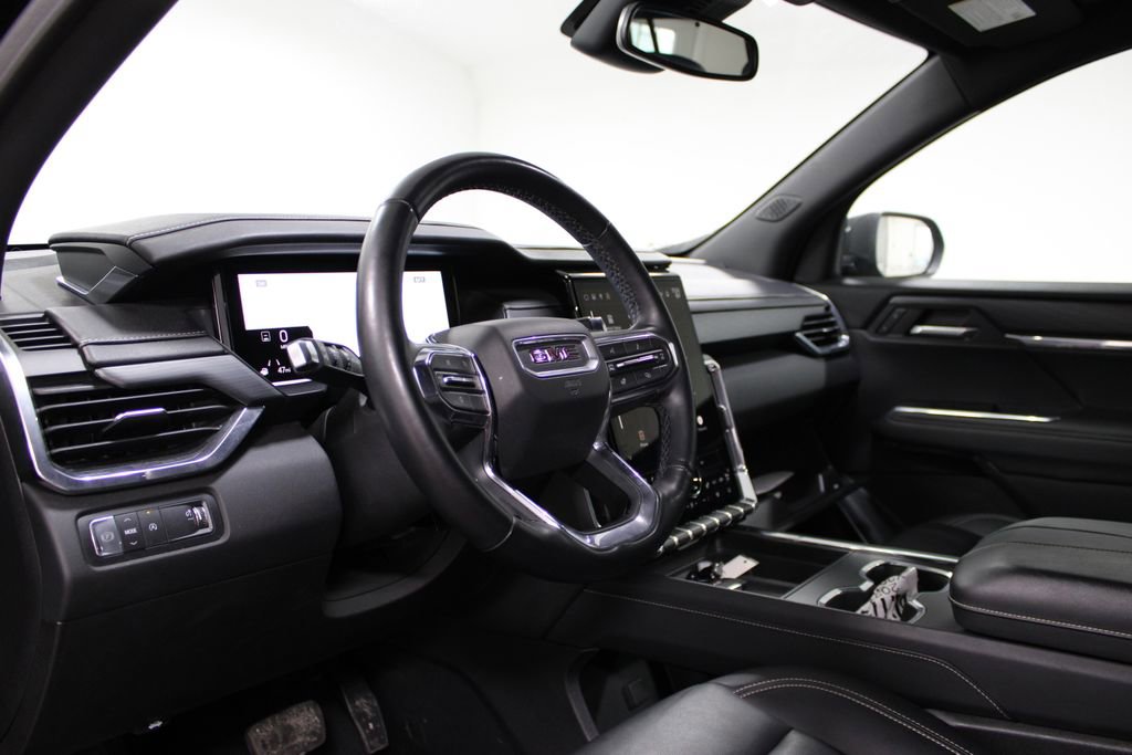 Used 2024 GMC Acadia Elevation image 17