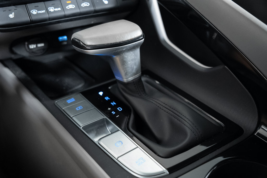 Certified 2025 Hyundai Elantra SEL FWD image 33
