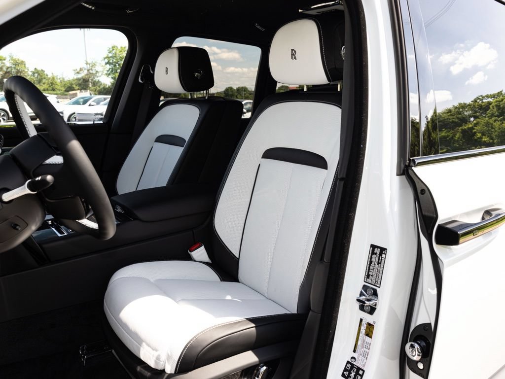 New 2027 Rolls-Royce Cullinan Black Badge AWD/4WD image 29