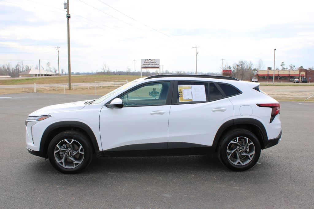 Used 2025 Chevrolet Trax LT w/ LT Convenience Package image 6