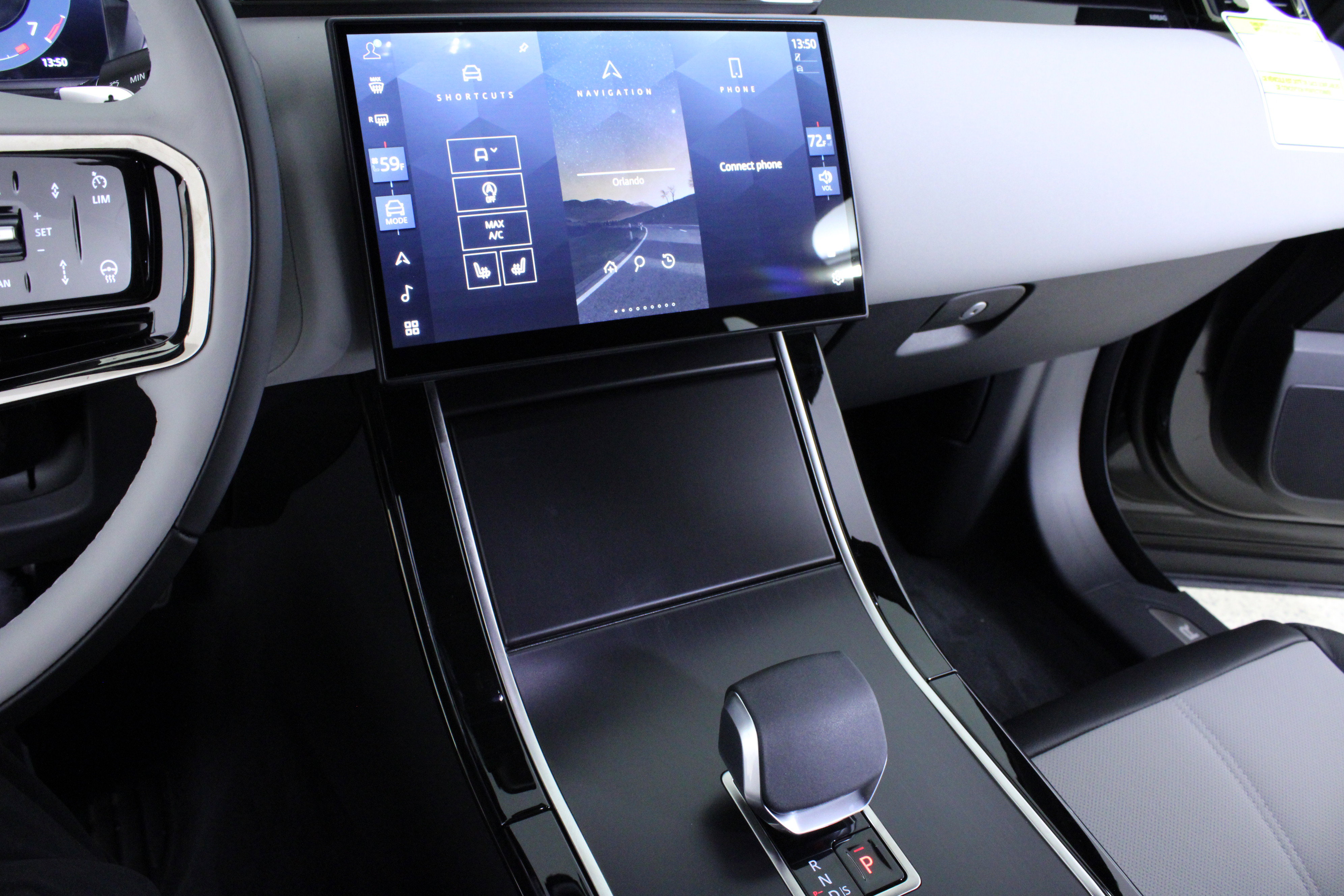 New 2026 Land Rover Range Rover Velar Dynamic SE image 19