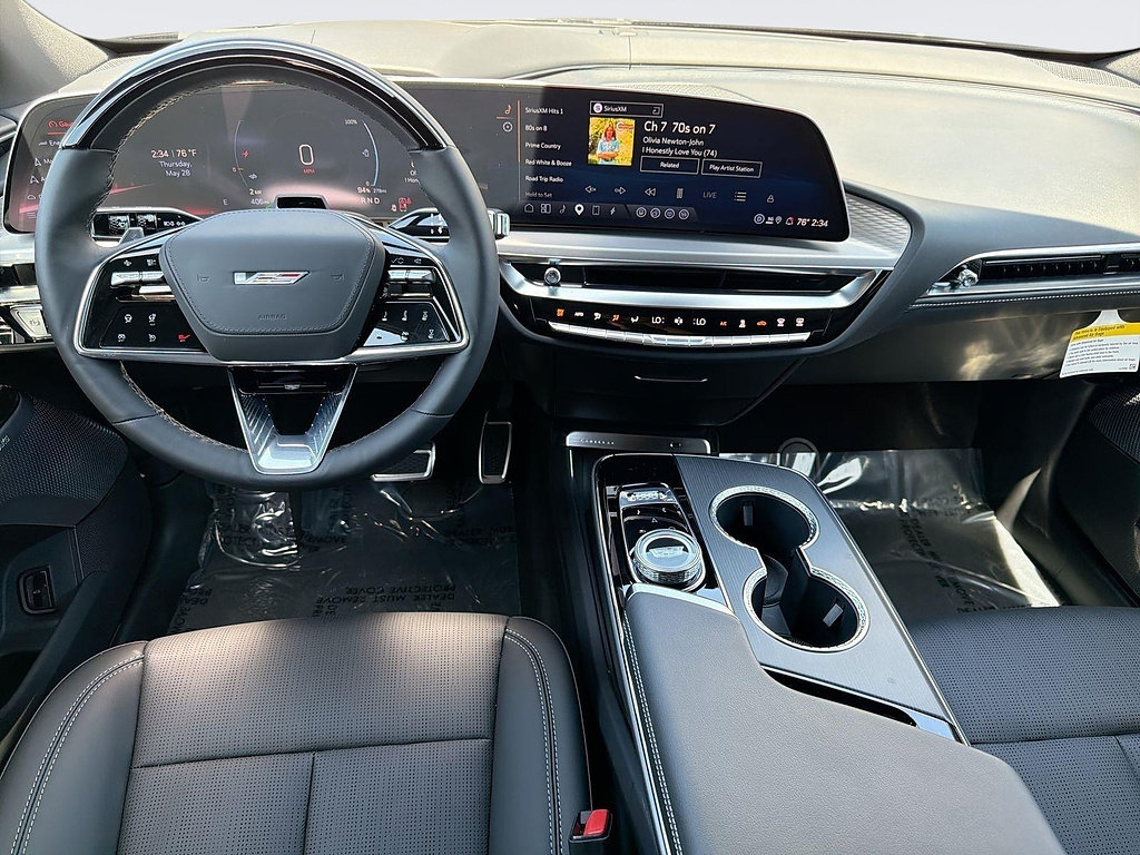 Used 2026 Cadillac Lyriq V w/ Exterior Carbon Fiber Package AWD/4WD image 7