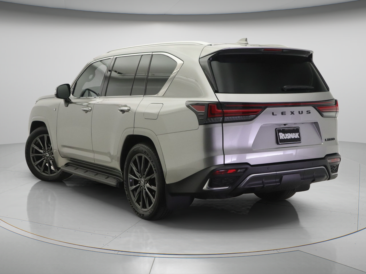 Used 2026 Lexus LX 600 F Sport w/ Accessory Package (Z1) AWD/4WD image 2
