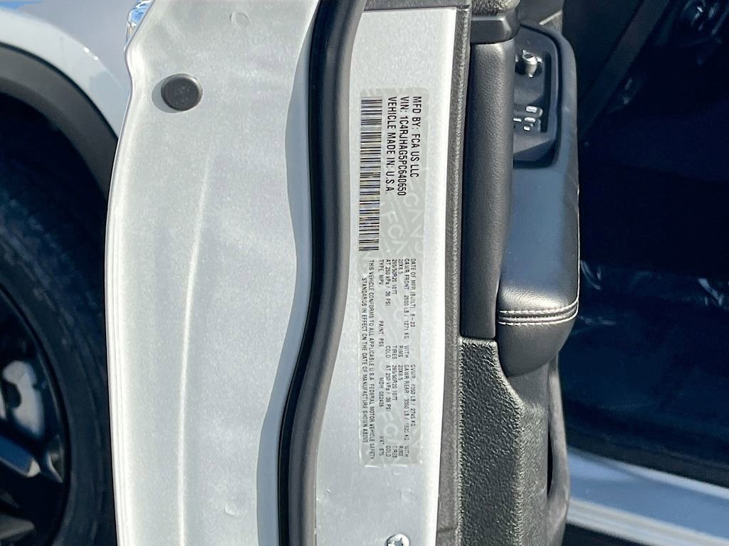 Certified 2023 Jeep Grand Cherokee Altitude AWD/4WD image 28