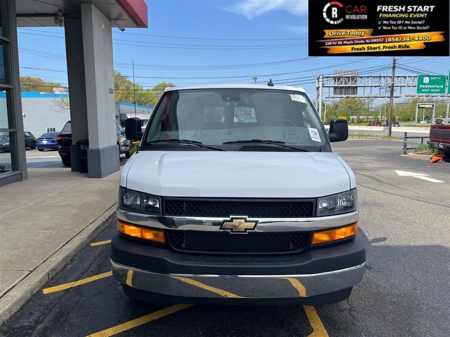 Used 2024 Chevrolet Express 3500 LT w/ LT Preferred Equipment Group RWD image 3