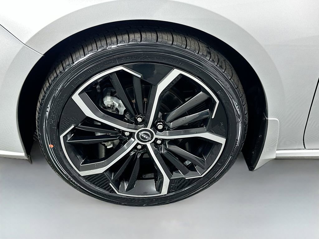 Used 2023 Nissan Altima 2.5 SR w/ SR Premium Package image 31