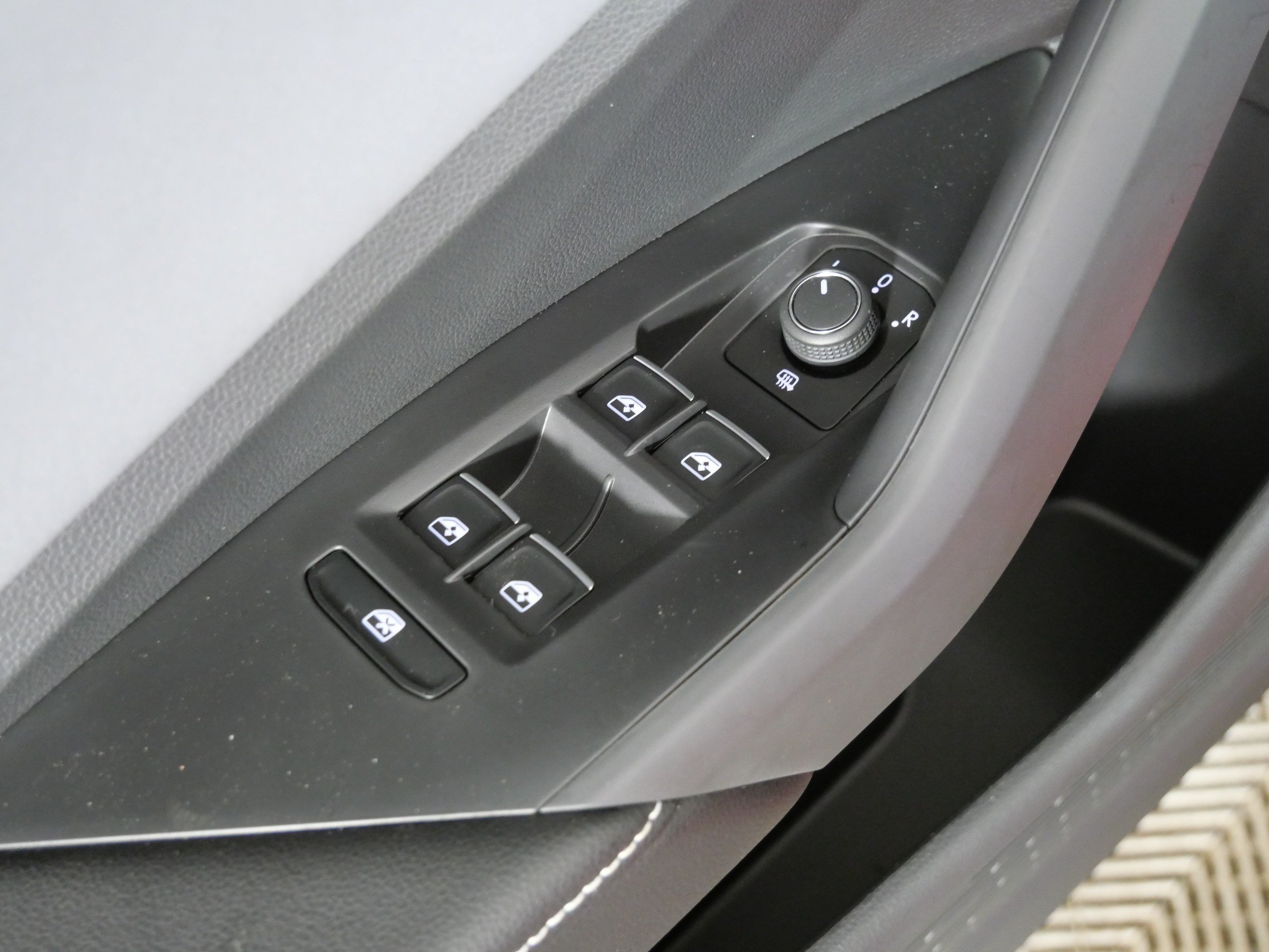 New 2026 Volkswagen Jetta SE FWD image 22