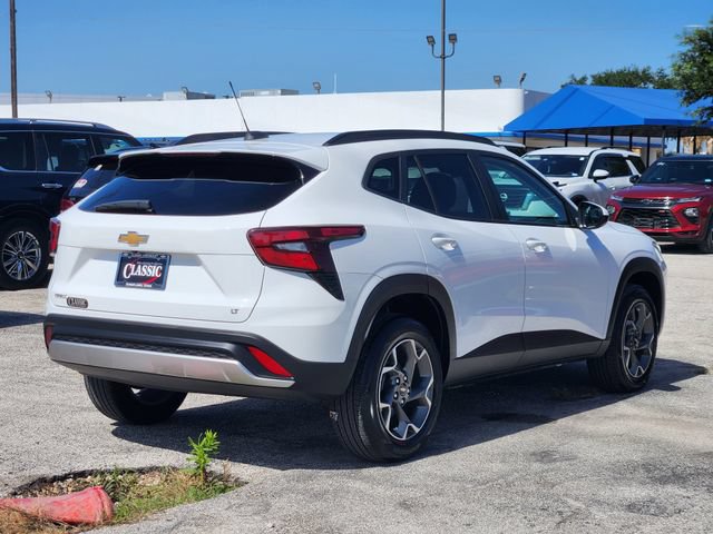 Used 2024 Chevrolet Trax LT FWD image 7