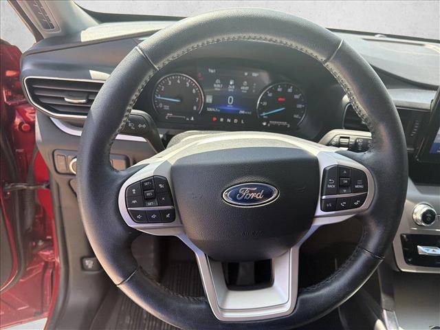 Used 2023 Ford Explorer XLT w/ Equipment Group 202A RWD image 13