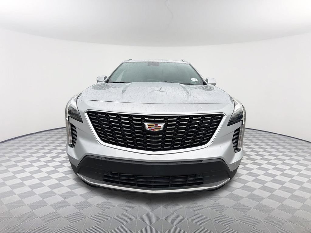 Used 2022 Cadillac XT4 Premium Luxury w/ Safety Alert Package FWD image 2