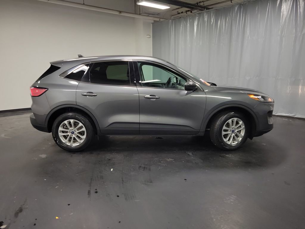 Used 2021 Ford Escape SE image 9