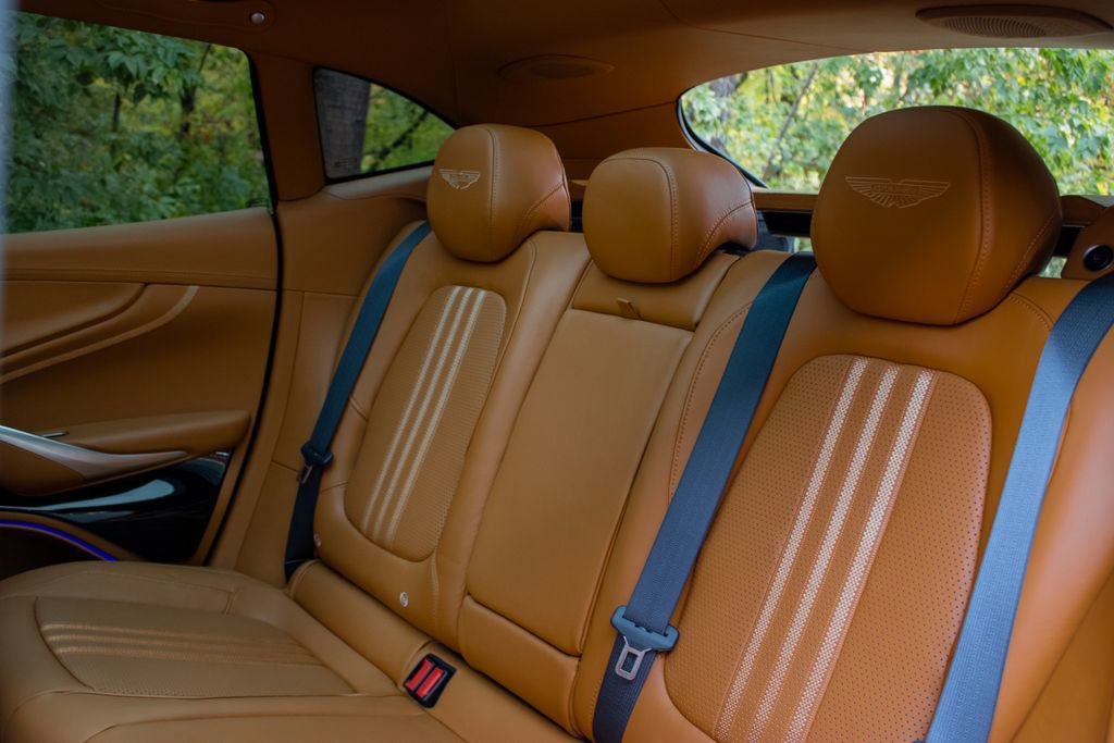 Used 2025 Aston Martin DBX 707 image 15