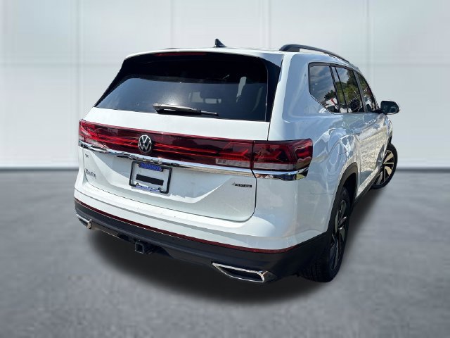Used 2025 Volkswagen Atlas SE AWD/4WD image 4