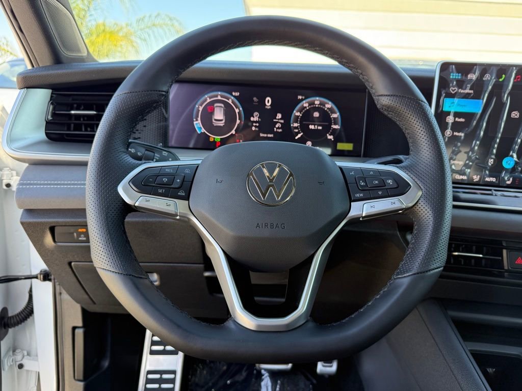 New 2026 Volkswagen Tiguan SE R-Line image 17