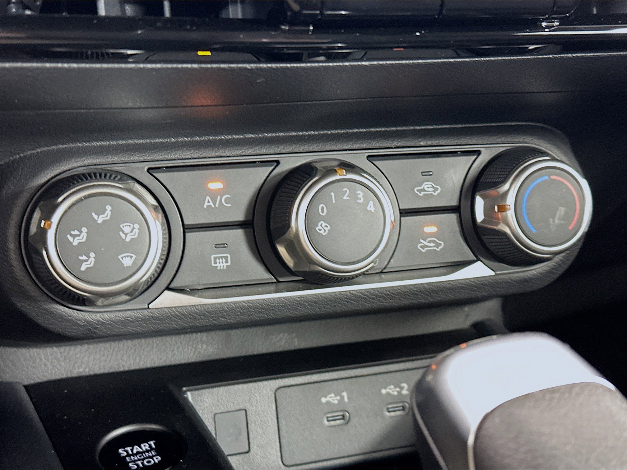 Used 2025 Nissan Kicks SV image 23