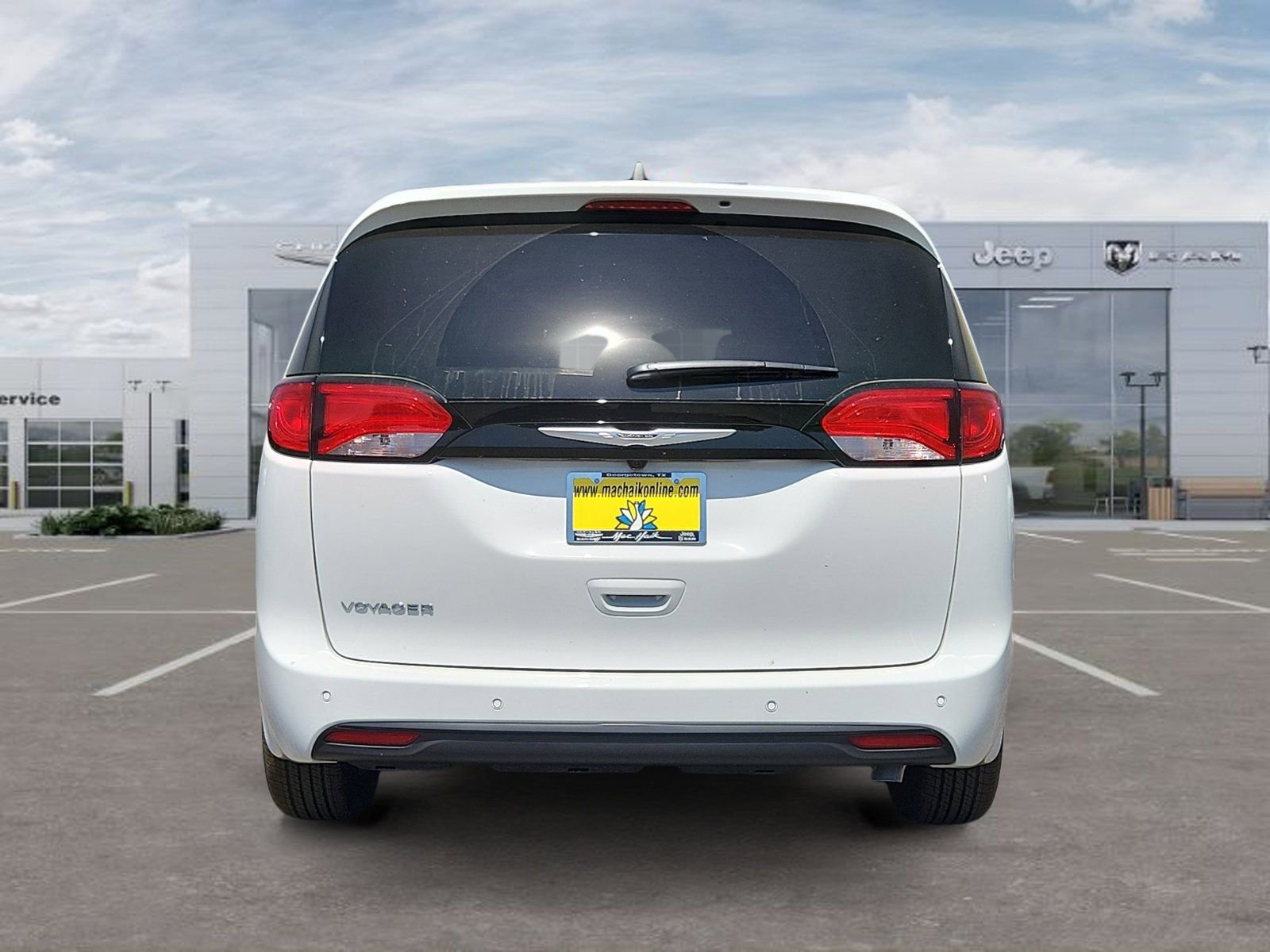 New 2026 Chrysler Voyager LX image 4