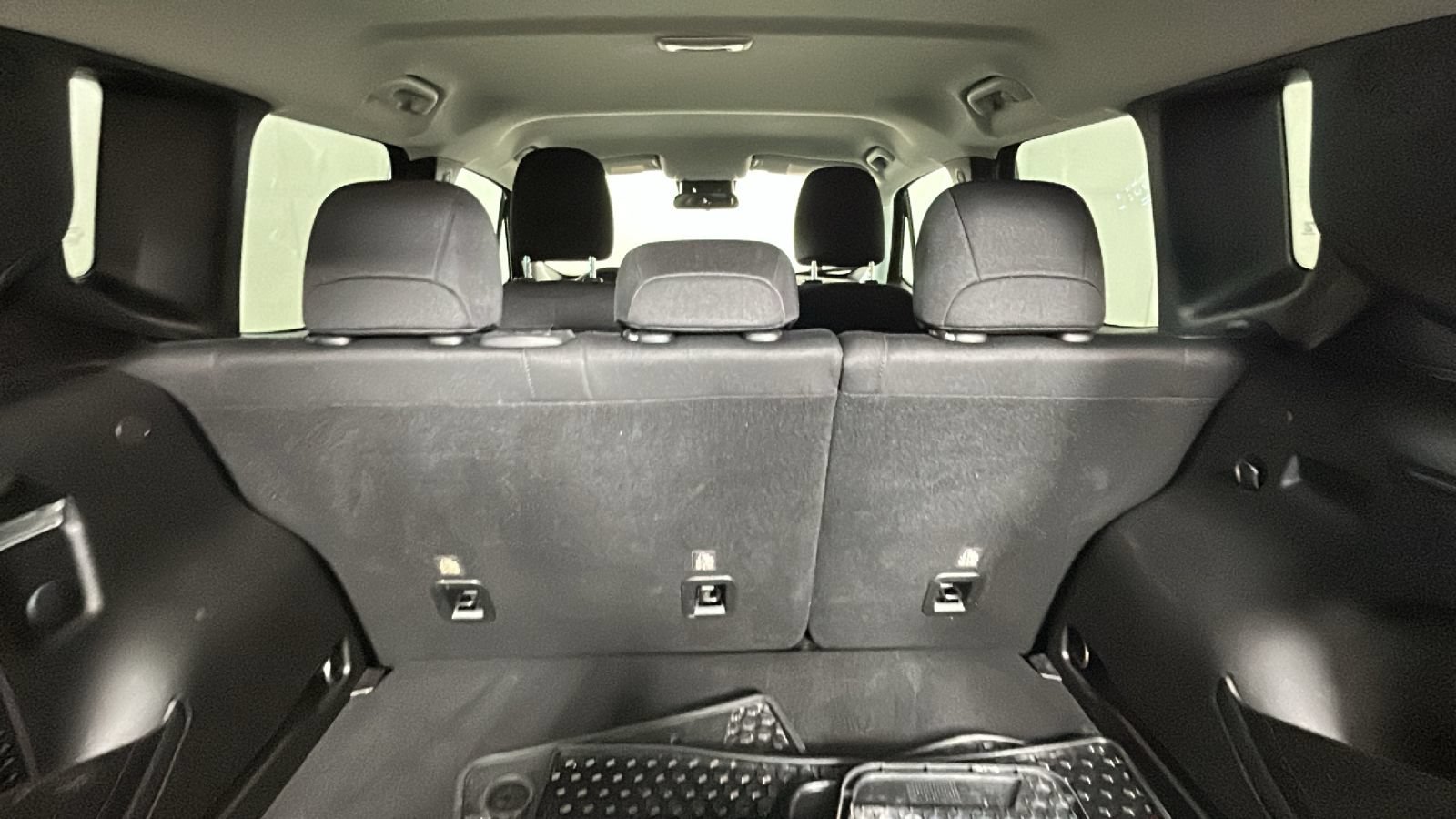 Used 2020 Jeep Renegade Latitude w/ Cold Weather Group AWD/4WD image 33