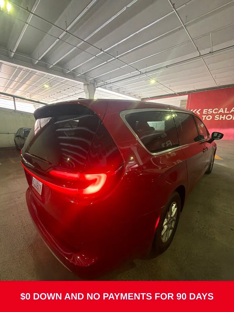 Used 2025 Chrysler Pacifica Select FWD image 6